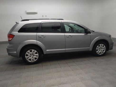 Used 2019 Dodge Journey SE FWD image 10