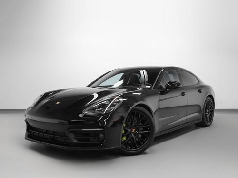 Certified 2023 Porsche Panamera AWD/4WD image 3