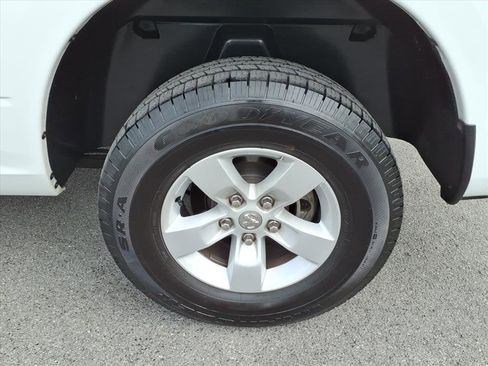 Used 2024 RAM 1500 Classic SLT image 4