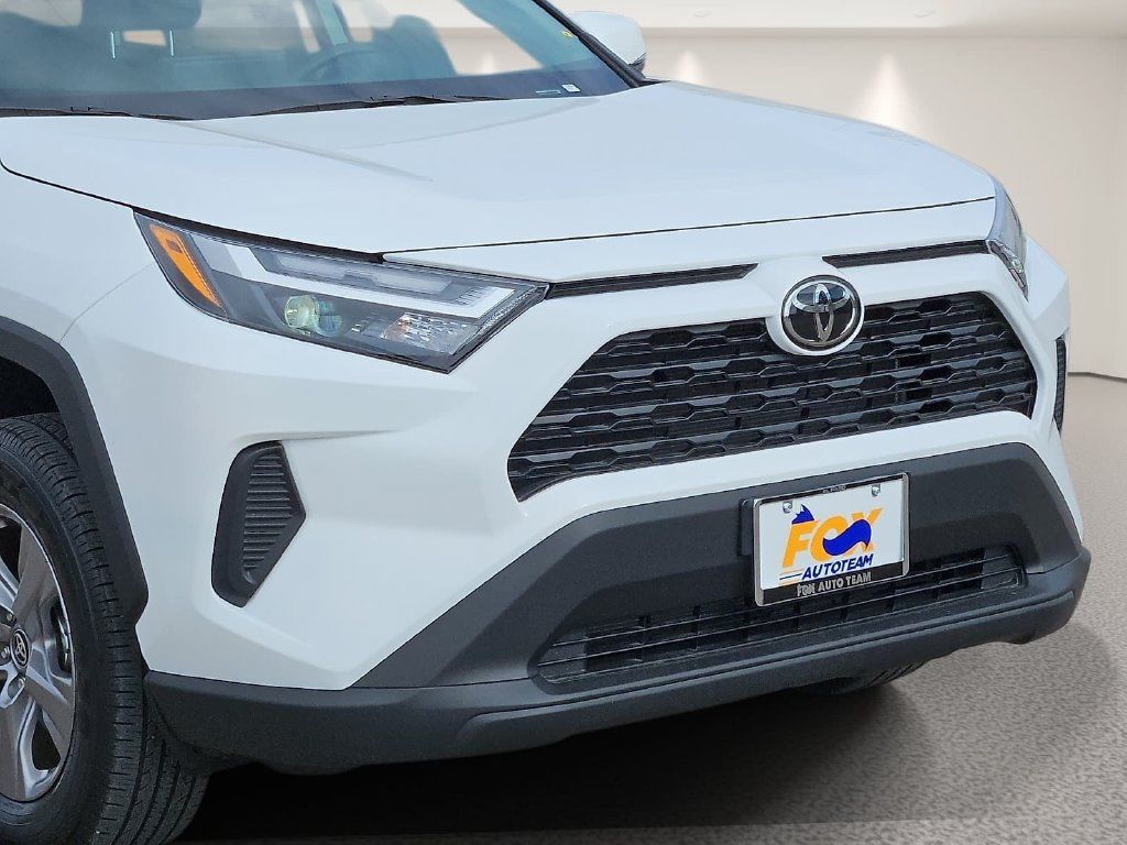 Used 2025 Toyota RAV4 XLE w/ Convenience Package AWD/4WD image 7