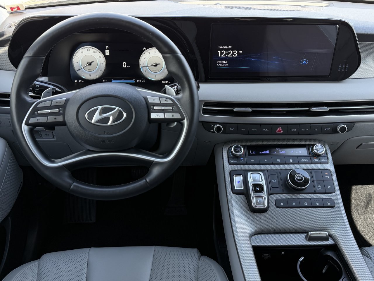 Used 2023 Hyundai Palisade SEL FWD image 11