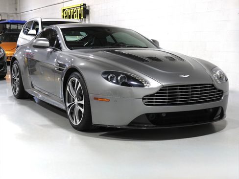 Used 2012 Aston Martin V12 Vantage Coupe image 52