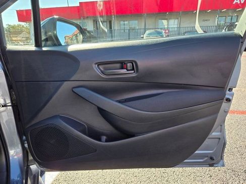 Used 2025 Toyota Corolla LE image 27