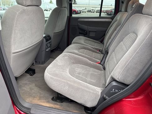 Used 2004 Ford Explorer XLT image 14