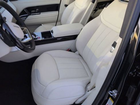 New 2026 Land Rover Range Rover Long Wheelbase Autobiography image 16