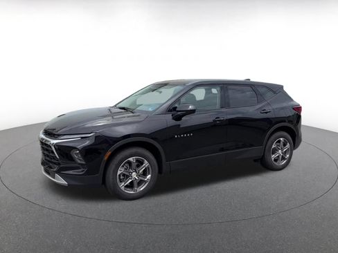 Used 2025 Chevrolet Blazer LT FWD image 7