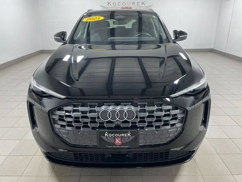 Used 2025 Audi Q5 Premium w/ Convenience Package AWD/4WD image 2