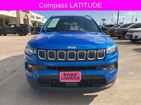 Used 2022 Jeep Compass Latitude image 2