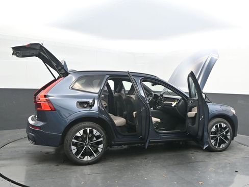 New 2026 Volvo XC60 B5 Plus w/ Protection Package Premier image 38