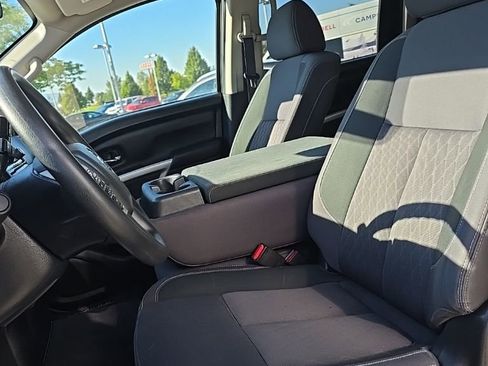 Used 2022 Nissan Titan SV AWD/4WD image 14