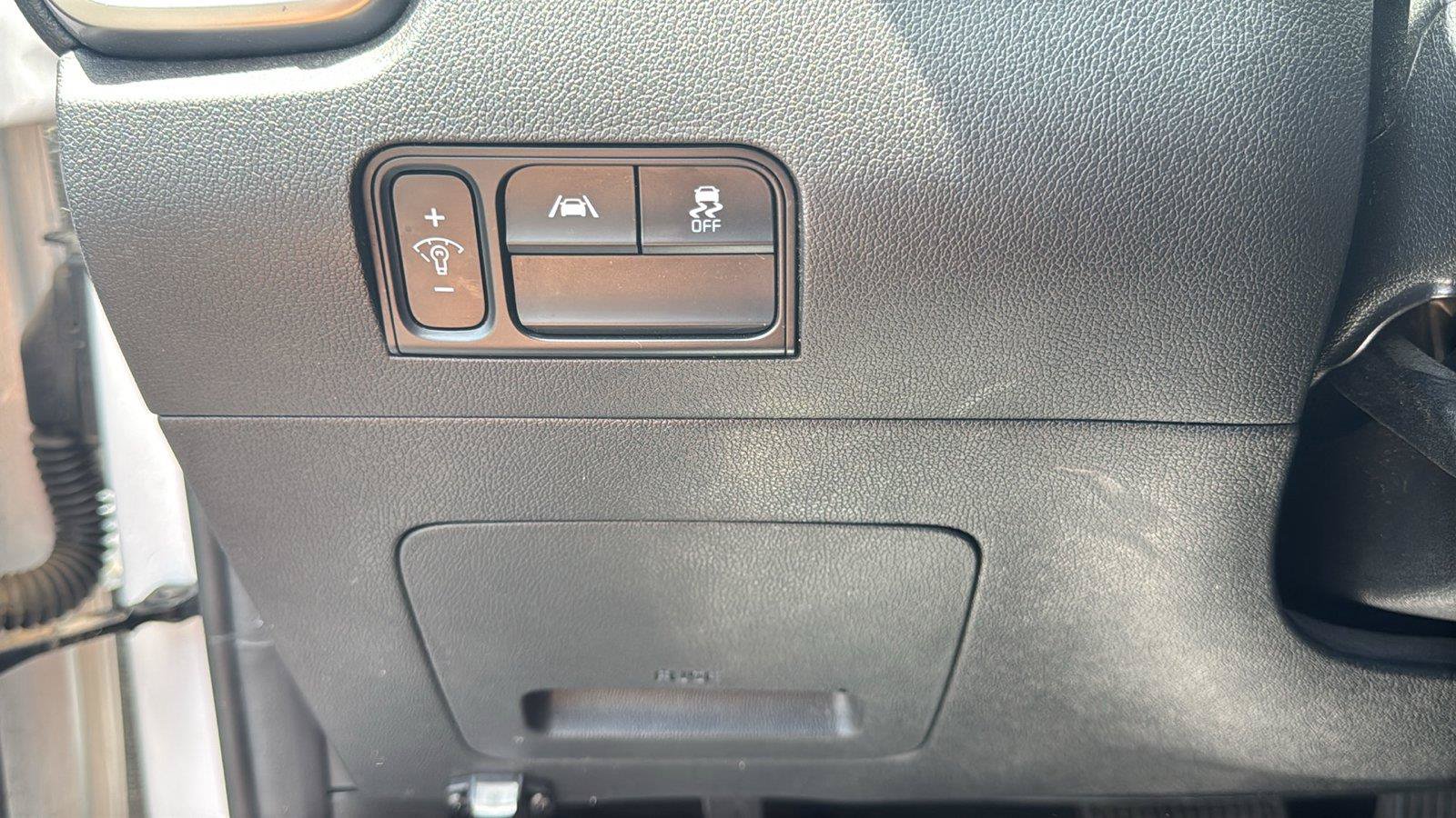Used 2022 Kia Sorento LX AWD/4WD image 9