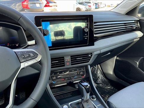 New 2026 Volkswagen Jetta SE image 6