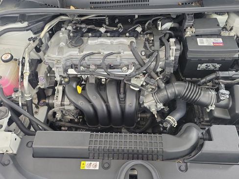 Used 2021 Toyota Corolla LE image 10