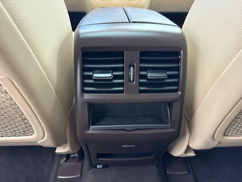 Used 2016 Mercedes-Benz GLE 350 4MATIC w/ Premium Package image 39