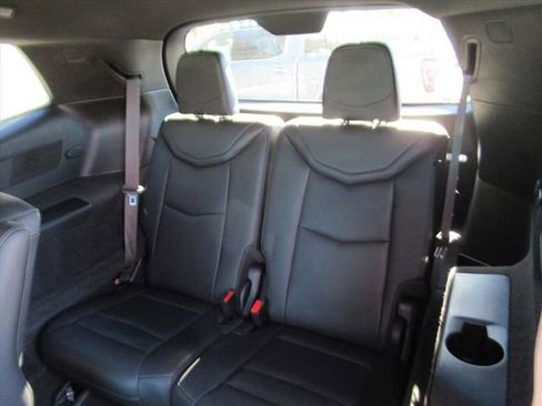 Used 2025 Cadillac XT6 Premium Luxury image 32