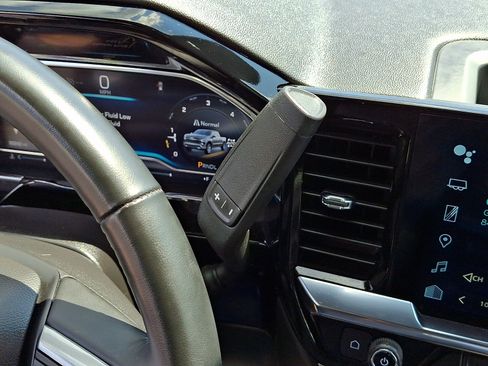 Used 2024 Chevrolet Silverado 1500 LT AWD/4WD image 15