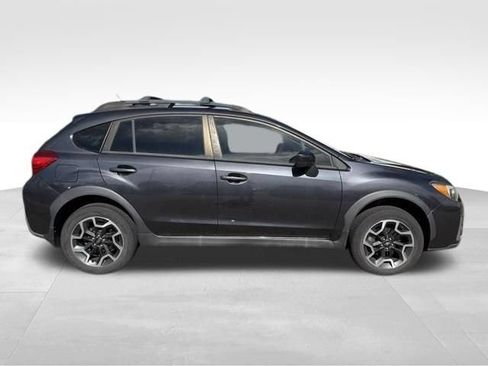 Used 2017 Subaru Crosstrek 2.0i Premium w/ Moonroof Package AWD/4WD image 11