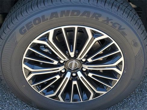 New 2025 Nissan Armada SL w/ Captain's Chari Seat Package image 32