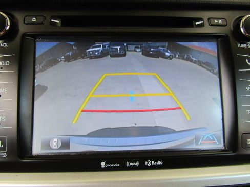 Used 2018 Toyota Highlander Limited Platinum FWD image 20