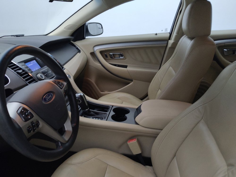Used 2014 Ford Taurus SE FWD image 17