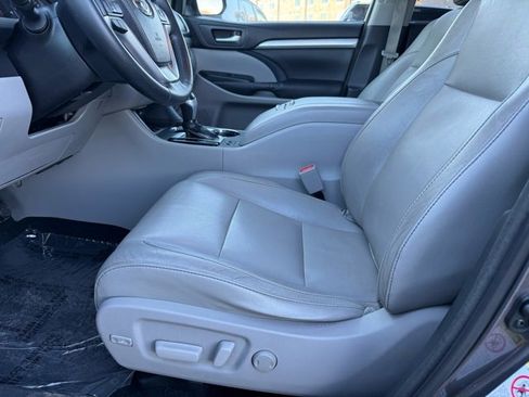 Used 2015 Toyota Highlander XLE image 6