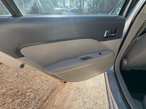 Used 2011 Ford Fusion S image 11