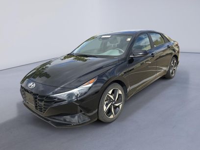 Used 2023 Hyundai Elantra SEL w/ Convenience Package