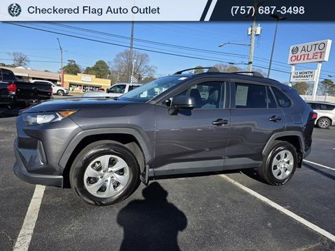 Used 2021 Toyota RAV4 LE image 2
