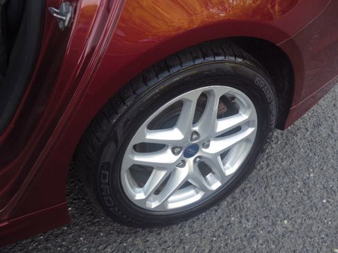 Used 2013 Ford Fusion SE FWD image 26