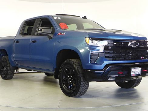 Used 2024 Chevrolet Silverado 1500 LT Trail Boss w/ Convenience Package II image 4