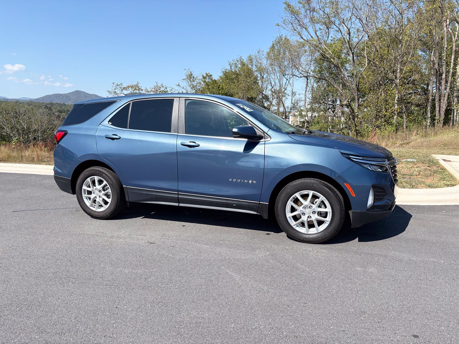 Used 2024 Chevrolet Equinox LT FWD image 7