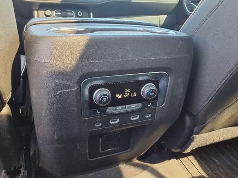 Used 2021 Chevrolet Tahoe Premier w/ Premium Package image 12