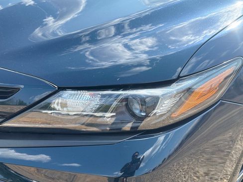 Used 2021 Toyota Camry SE image 9