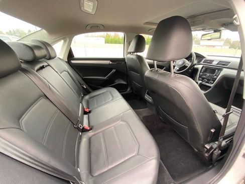 Used 2012 Volkswagen Passat 2.5 SE image 12