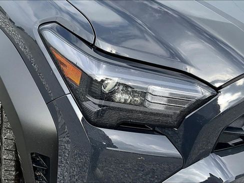 Used 2025 Toyota 4Runner TRD Off-Road Premium AWD/4WD image 23