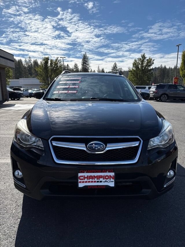 Used 2017 Subaru Crosstrek 2.0i Premium w/ Moonroof Package AWD/4WD image 2