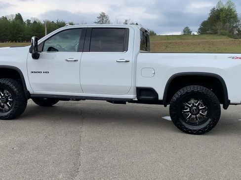 Used 2022 Chevrolet Silverado 3500 LTZ w/ LTZ Convenience Package image 6