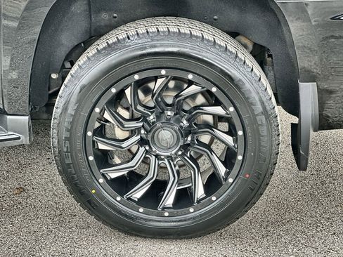 Certified 2018 Chevrolet Suburban LT w/ RST Edition image 32