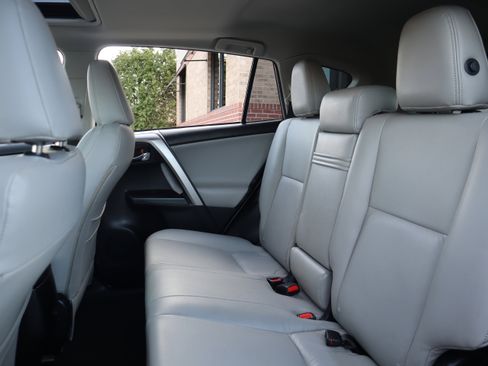 Used 2016 Toyota RAV4 XLE image 27