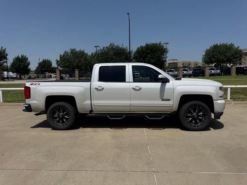 Used 2018 Chevrolet Silverado 1500 LT w/ Texas Edition AWD/4WD image 3