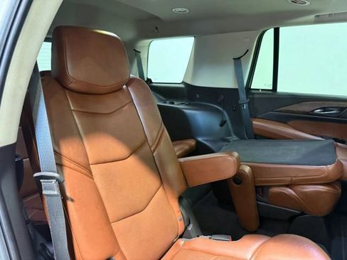 Used 2018 Cadillac Escalade Premium Luxury AWD/4WD image 32