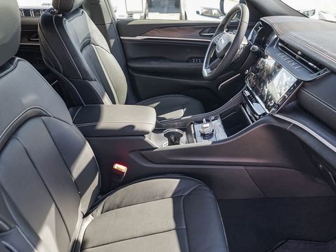 New 2026 Jeep Grand Cherokee L Limited image 17