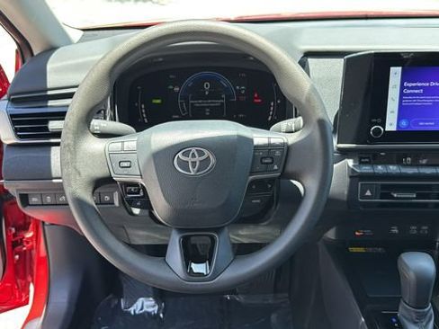 Used 2025 Toyota Camry LE w/ Convenience Package image 22