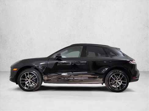 New 2026 Porsche Macan image 2