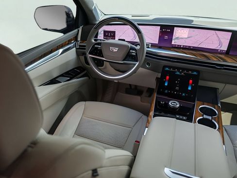 Used 2025 Cadillac Escalade Sport Platinum w/ LPO, ONYX Package AWD/4WD image 31