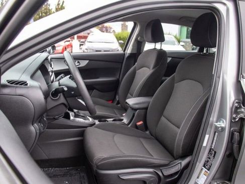 Used 2023 Kia Forte LXS FWD image 10
