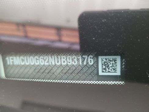 Used 2022 Ford Escape SE w/ SE Sport Appearance Package image 33