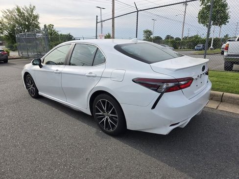 Used 2024 Toyota Camry SE FWD image 5