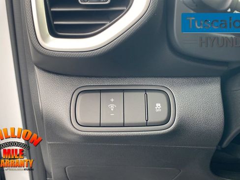 New 2026 Hyundai Venue SE image 15