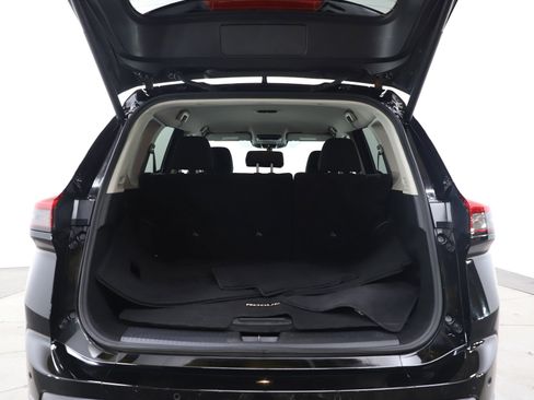 Used 2025 Nissan Rogue SV image 16